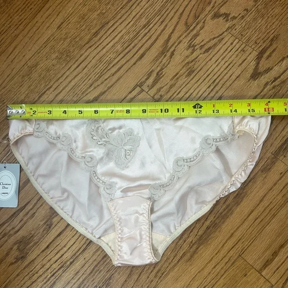 *SOLD*VTG Christian Dior Peach Silky Satin And Floral Lace Panty ILGWU NWT Size6 - Picture 10 of 12